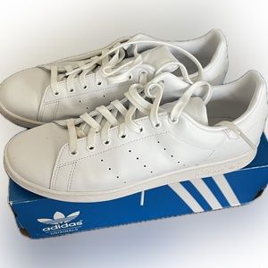 Triple white Adidas Stan Smith sneakers